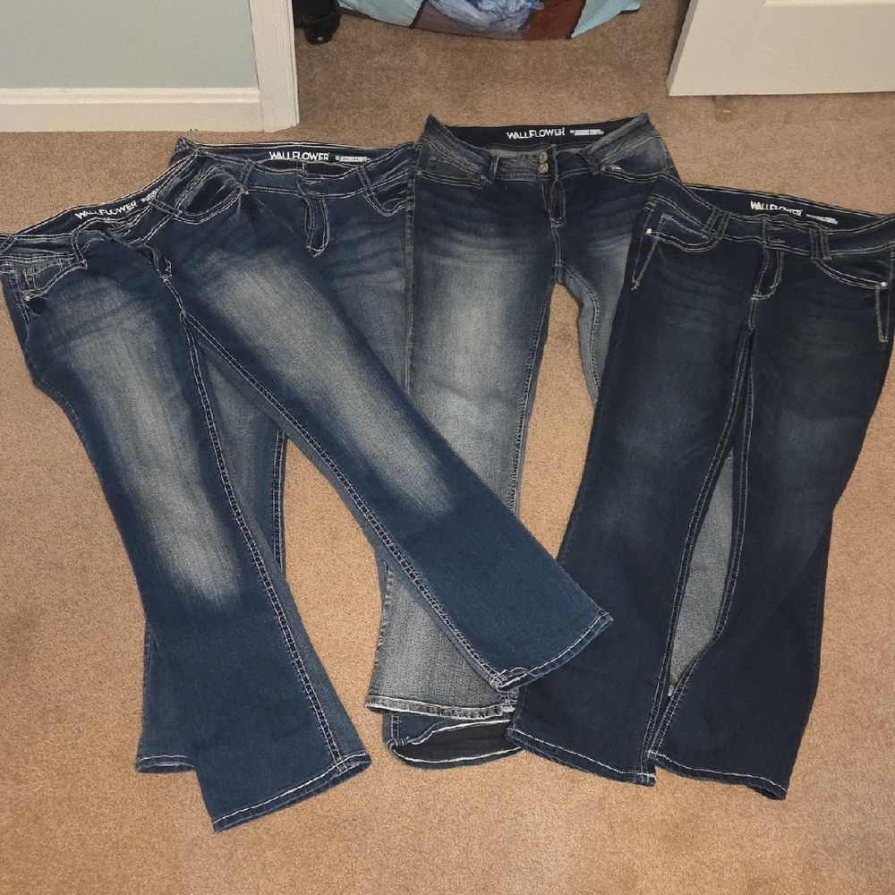 4 Pair Wallflower Women's Dark and Light Blue Flare Jeans